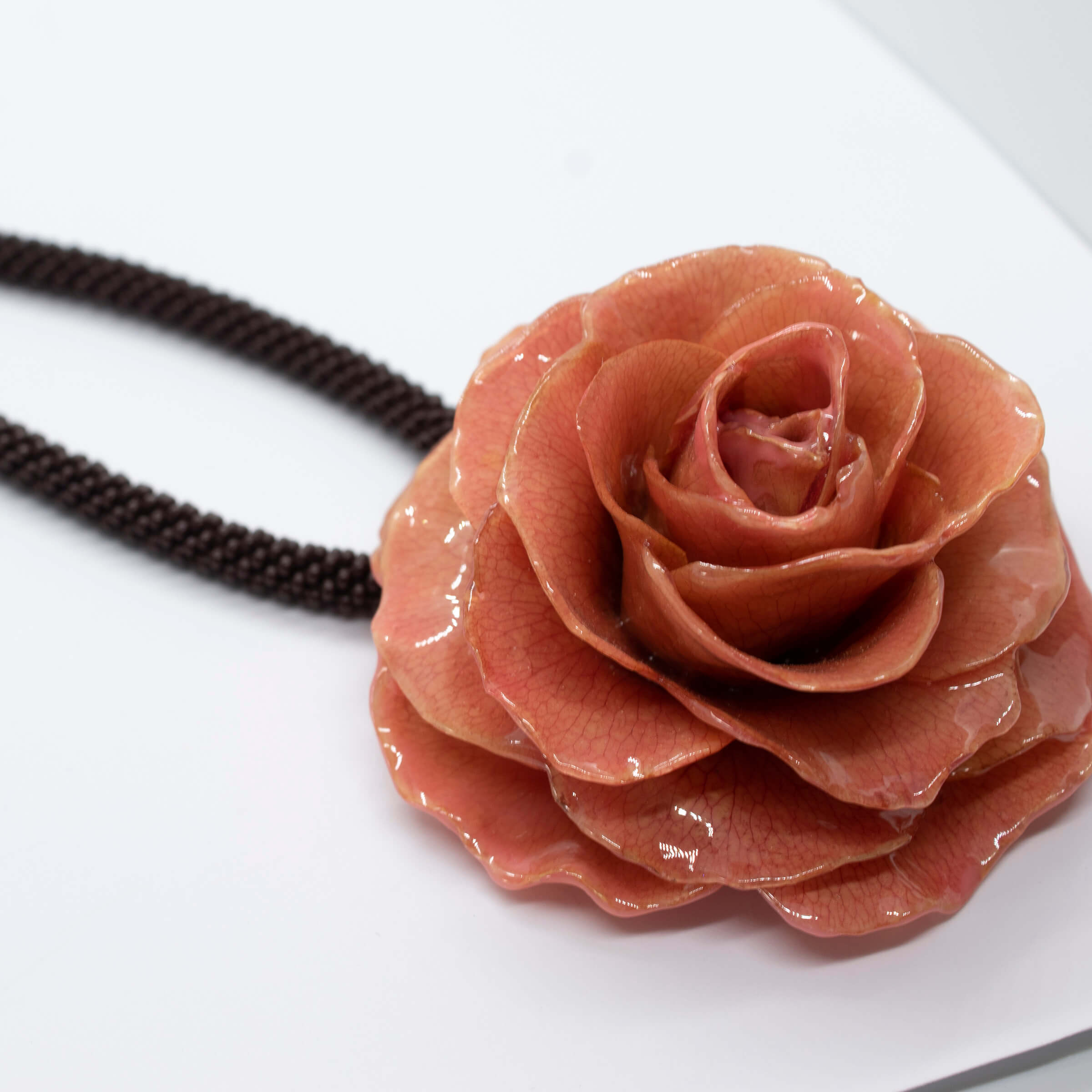 A real flower necklace - Sara's Jewellery